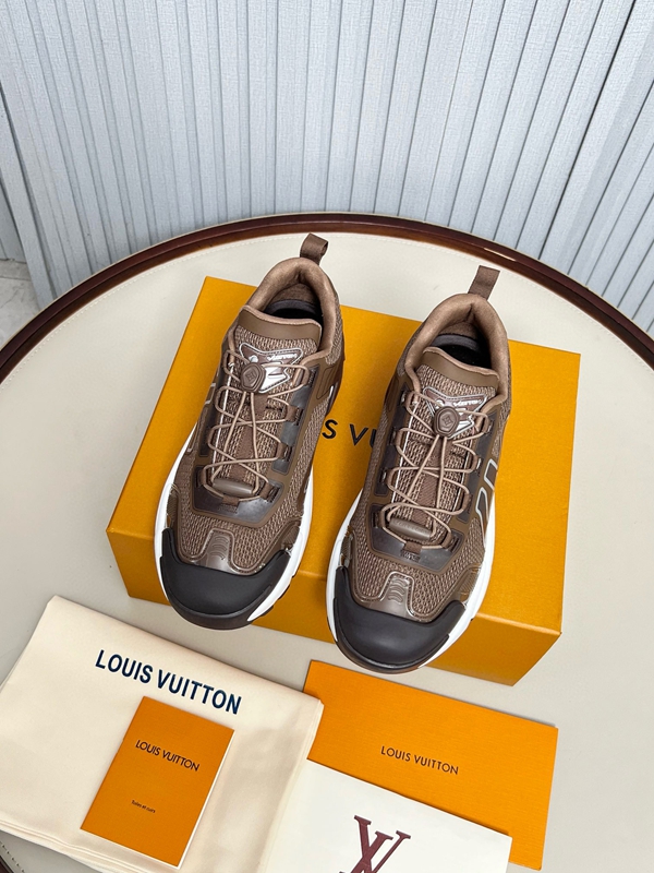 ルイヴィトン靴背面デザイン